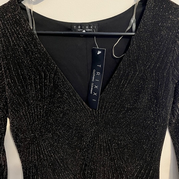 Mini long sleeve v neck dress - Picture 2 of 5